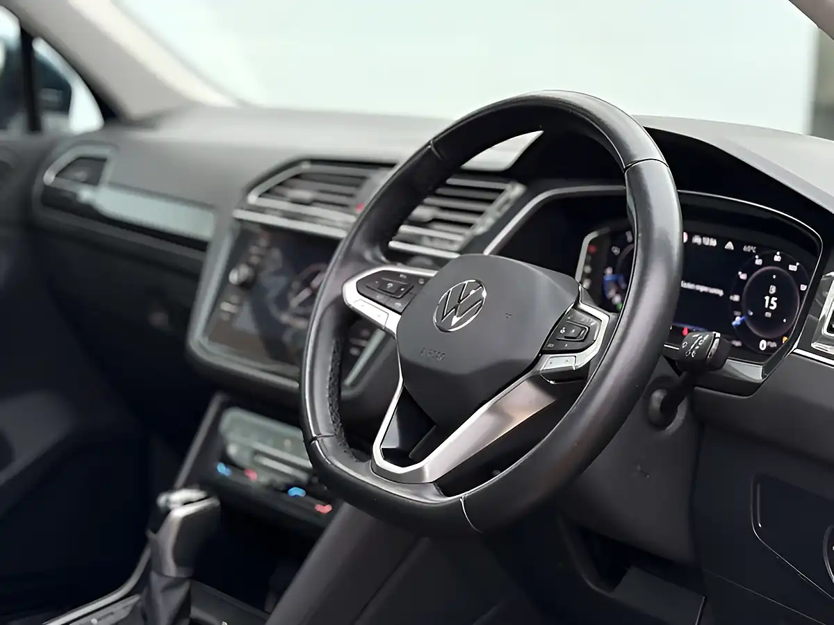Used 2021 Volkswagen Tiguan Elegance Nightshade Blue - Interior and Exterior details 13