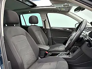 Used 2021 Volkswagen Tiguan Elegance Nightshade Blue - Interior and Exterior details 14