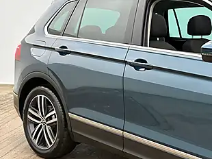 Used 2021 Volkswagen Tiguan Elegance Nightshade Blue - Interior and Exterior details 9