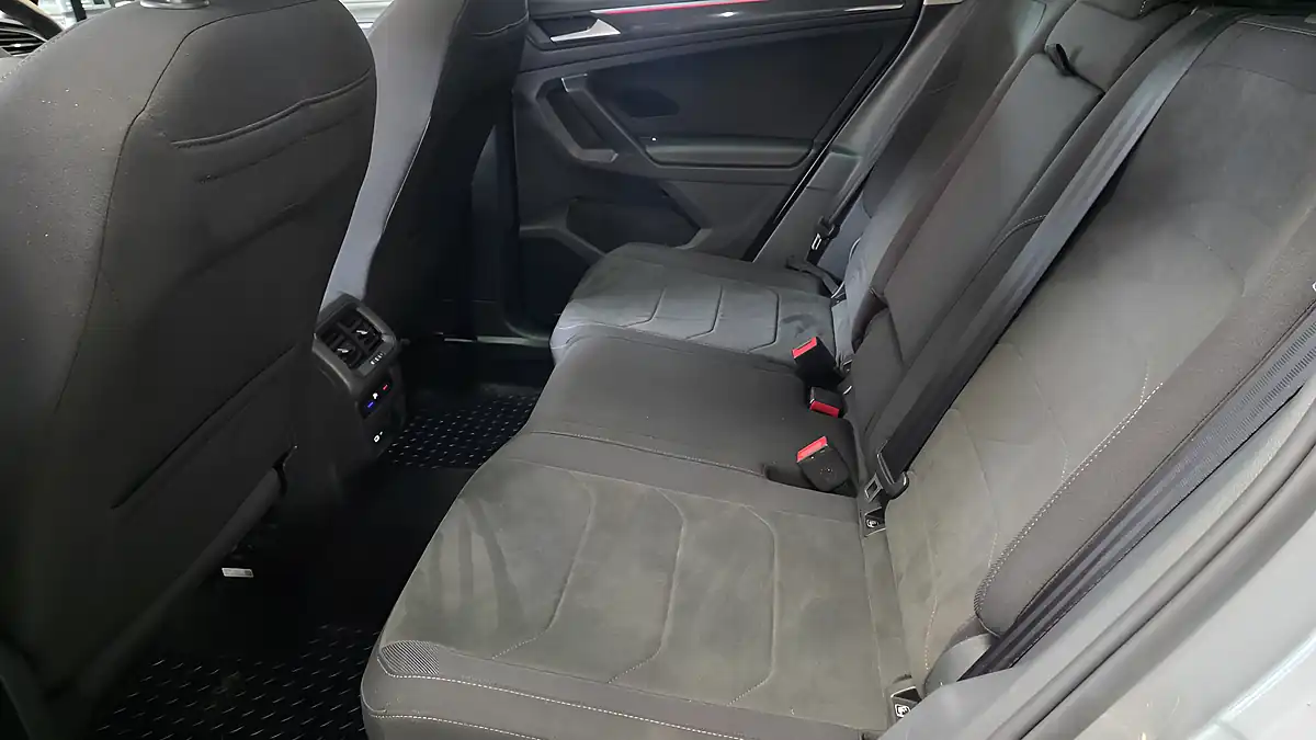 Used 2021 Volkswagen Tiguan Elegance Silver - Interior and Exterior details 13