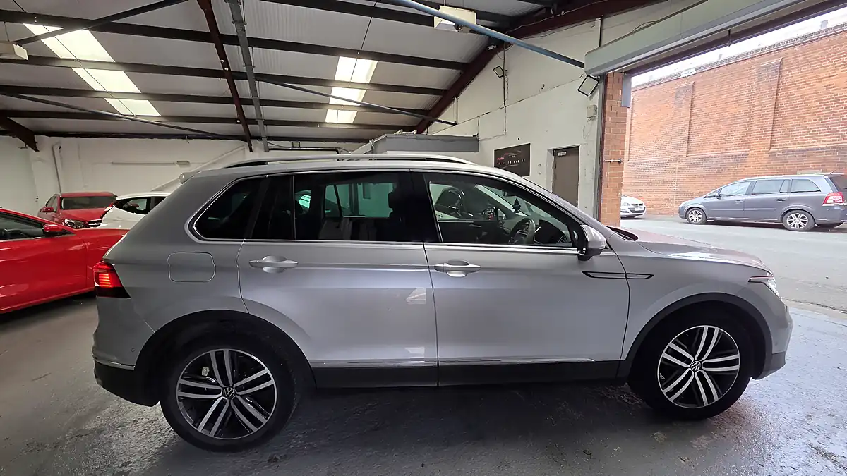 Used 2021 Volkswagen Tiguan Elegance Silver - Interior and Exterior details 7