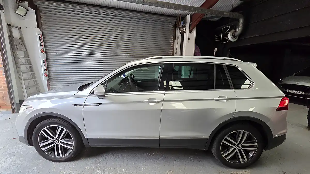 Used 2021 Volkswagen Tiguan Elegance Silver - Interior and Exterior details 8