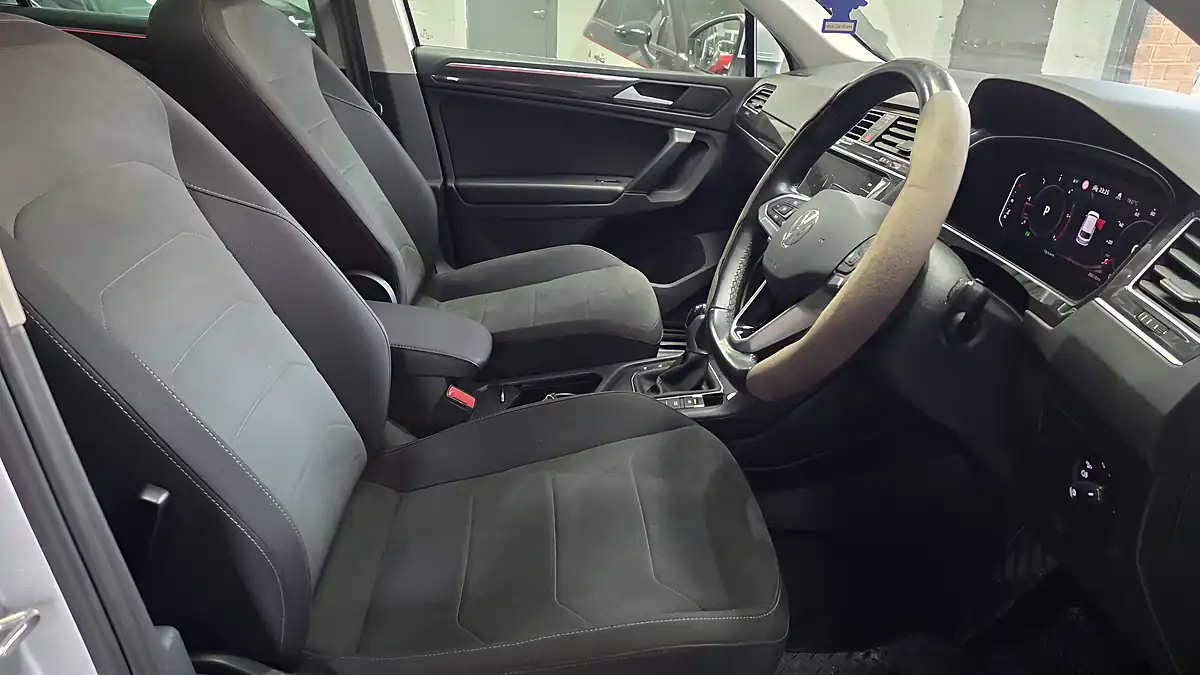 Used 2021 Volkswagen Tiguan Elegance Silver - Interior and Exterior details 9