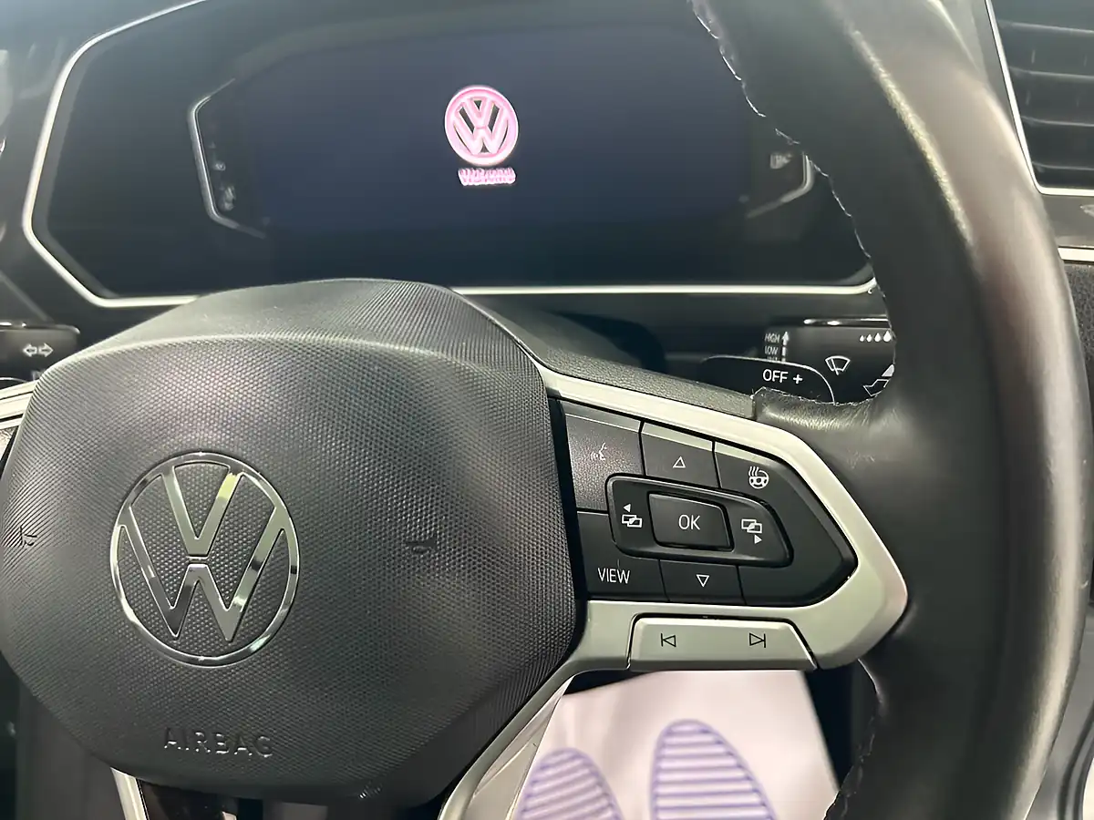 Used 2021 Volkswagen Tiguan Elegance Silver - Interior and Exterior details 11