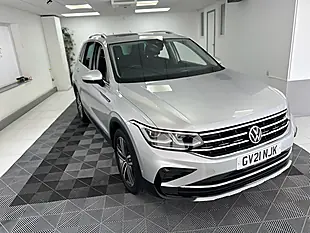 Used 2021 Volkswagen Tiguan Elegance Silver - Interior and Exterior details 4