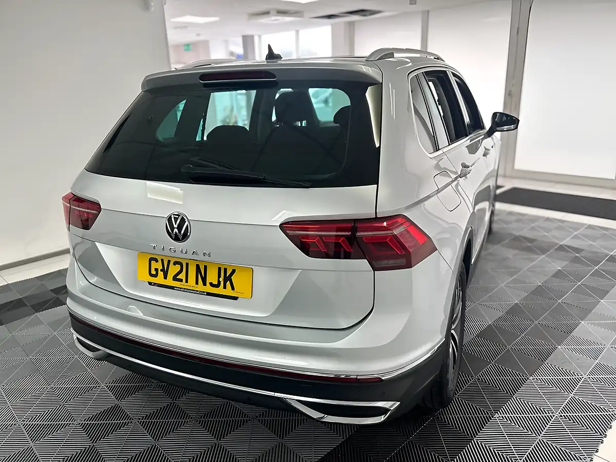 Used 2021 Volkswagen Tiguan Elegance Silver - Interior and Exterior details 5