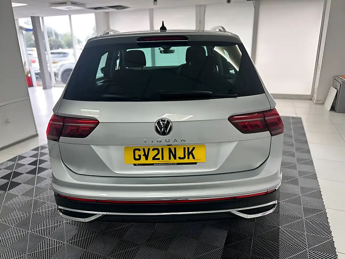 Used 2021 Volkswagen Tiguan Elegance Silver - Interior and Exterior details 6