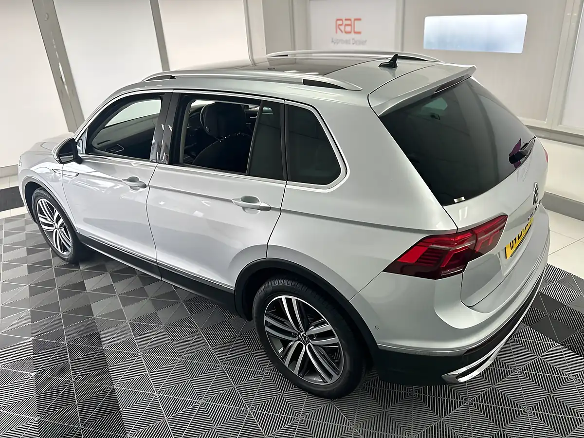 Used 2021 Volkswagen Tiguan Elegance Silver - Interior and Exterior details 7