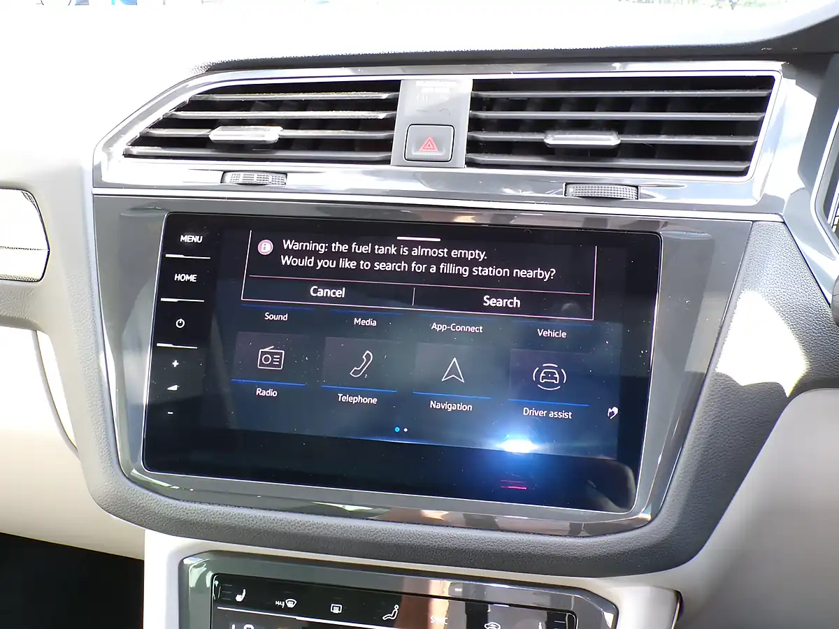 Used 2021 Volkswagen Tiguan Elegance White - Interior and Exterior details 15