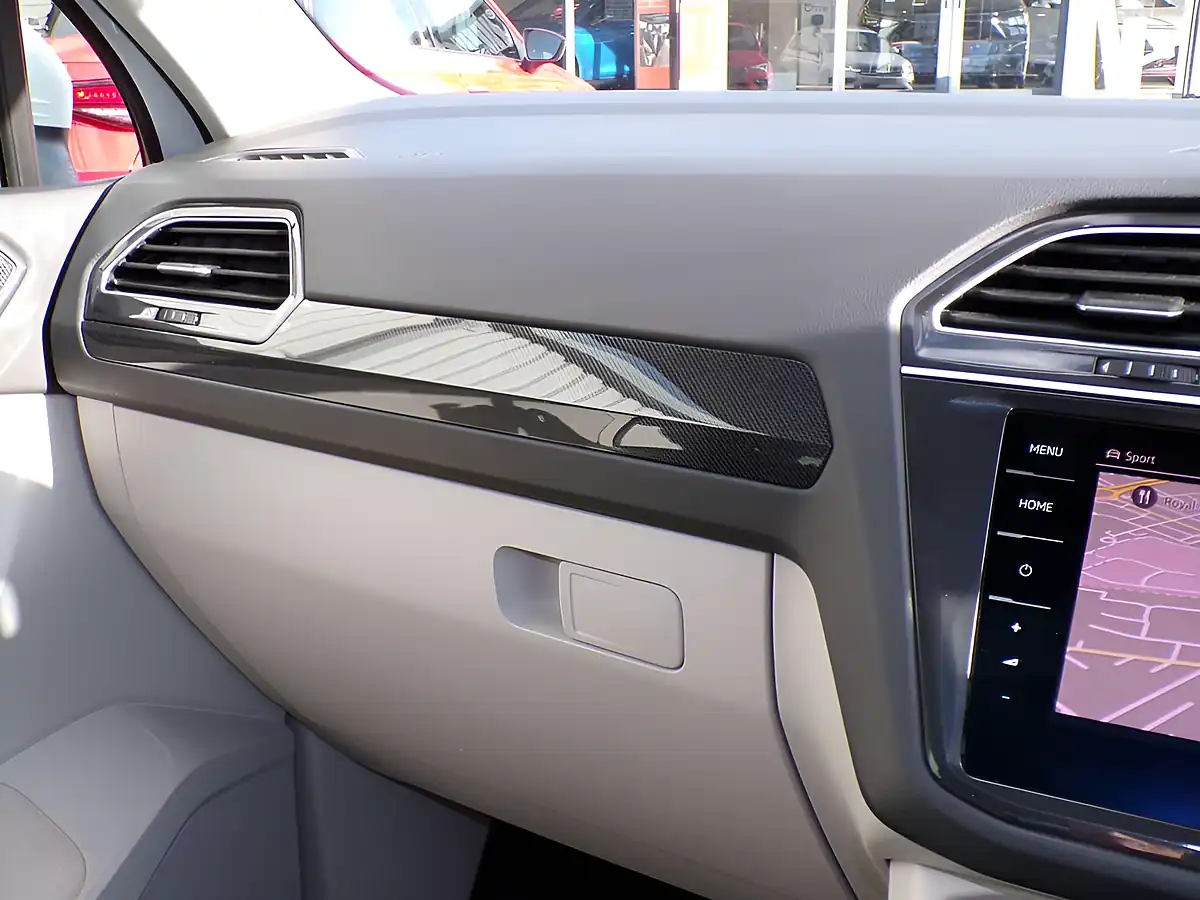Used 2021 Volkswagen Tiguan Elegance White - Interior and Exterior details 16