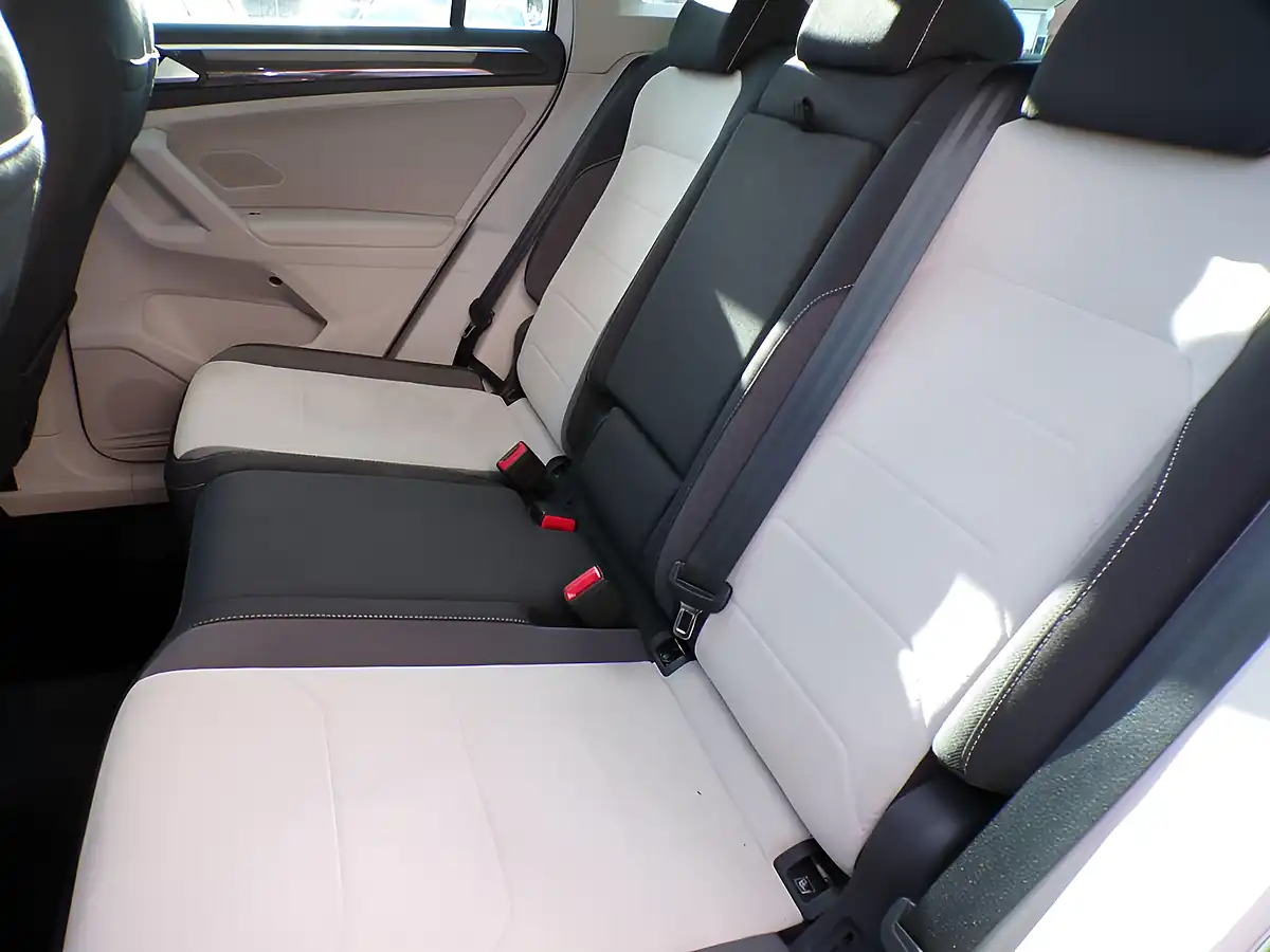 Used 2021 Volkswagen Tiguan Elegance White - Interior and Exterior details 17