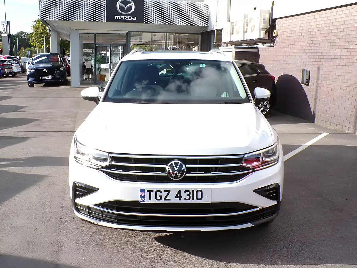 Used 2021 Volkswagen Tiguan Elegance White - Interior and Exterior details 4
