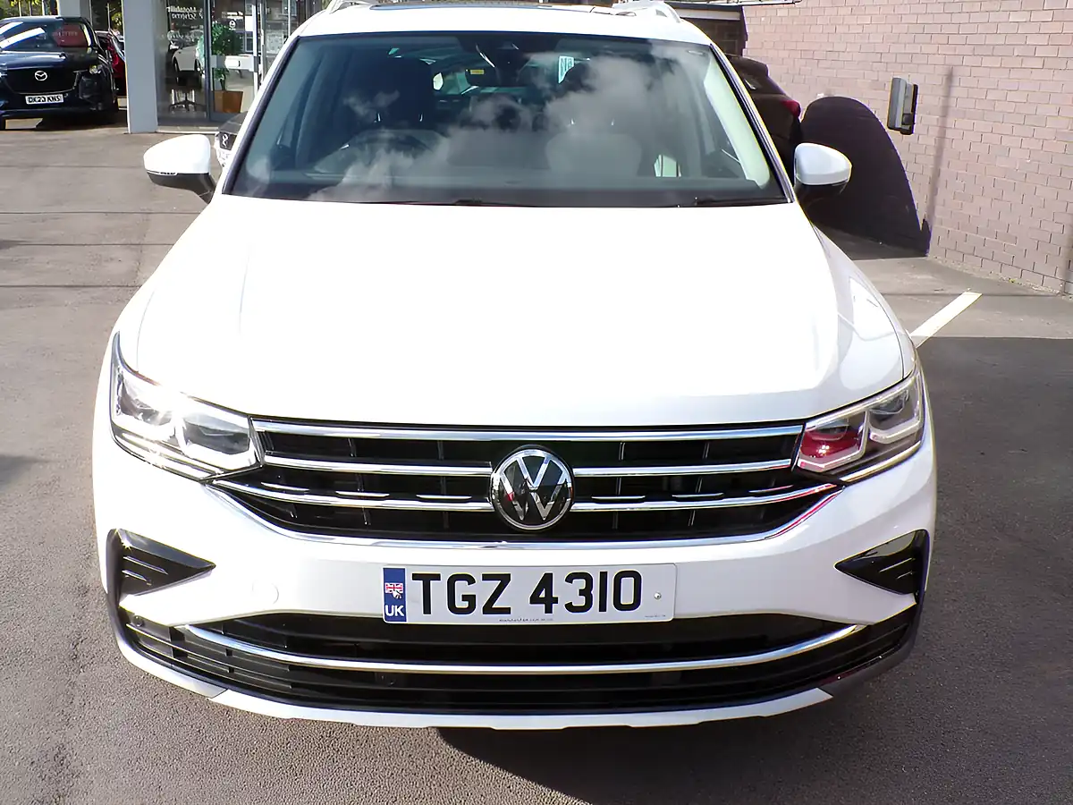 Used 2021 Volkswagen Tiguan Elegance White - Interior and Exterior details 5