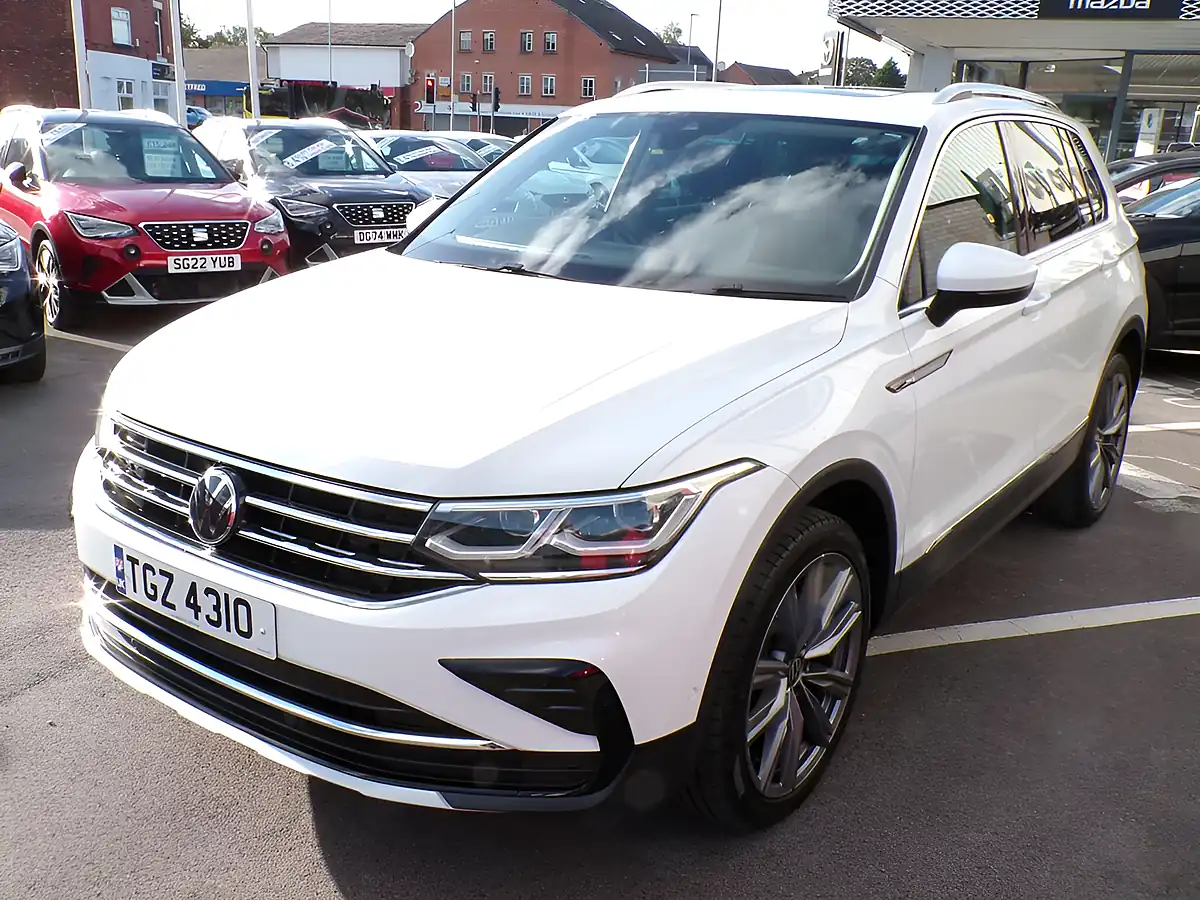 Used 2021 Volkswagen Tiguan Elegance White - Interior and Exterior details 6