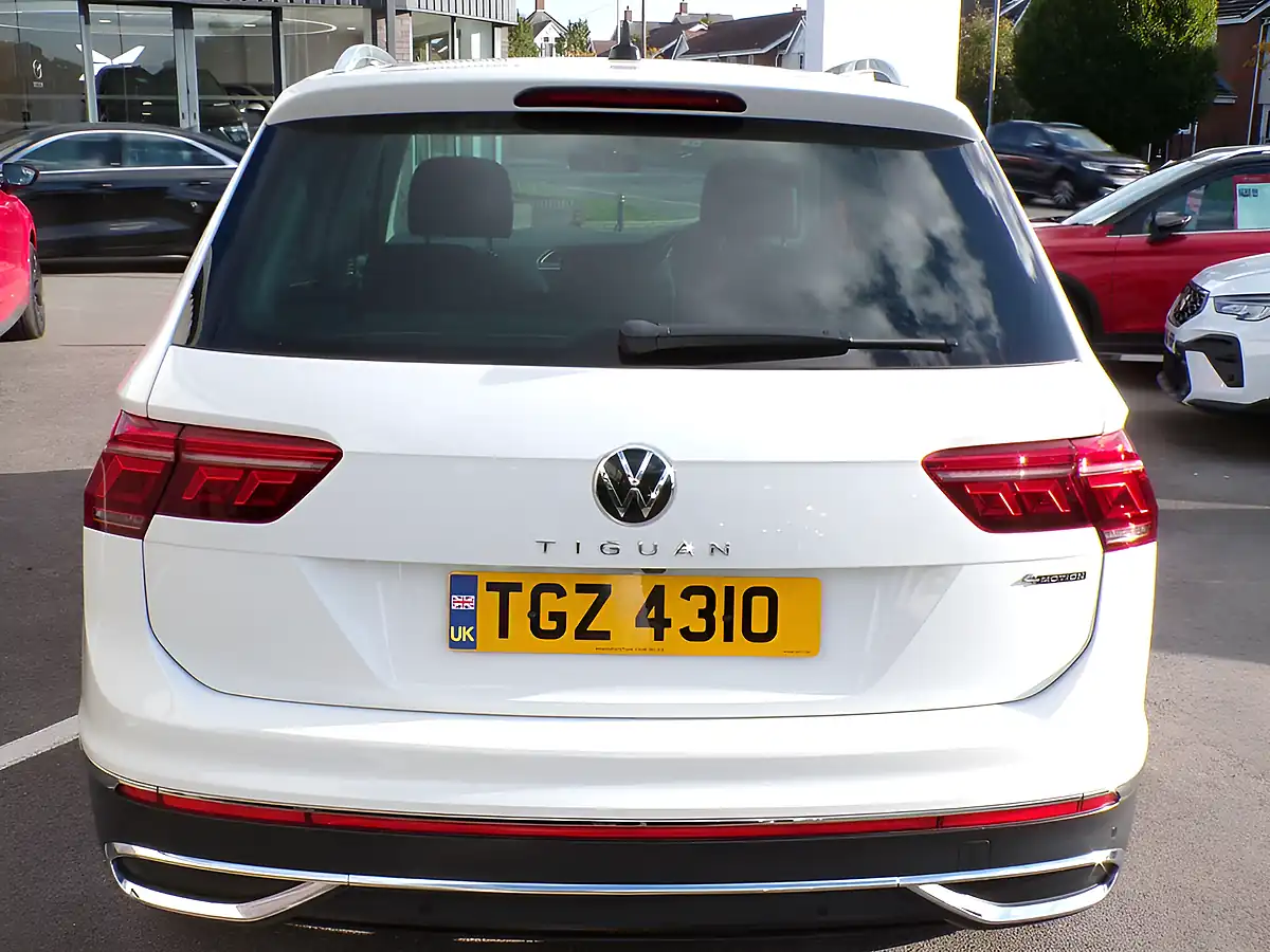 Used 2021 Volkswagen Tiguan Elegance White - Interior and Exterior details 9