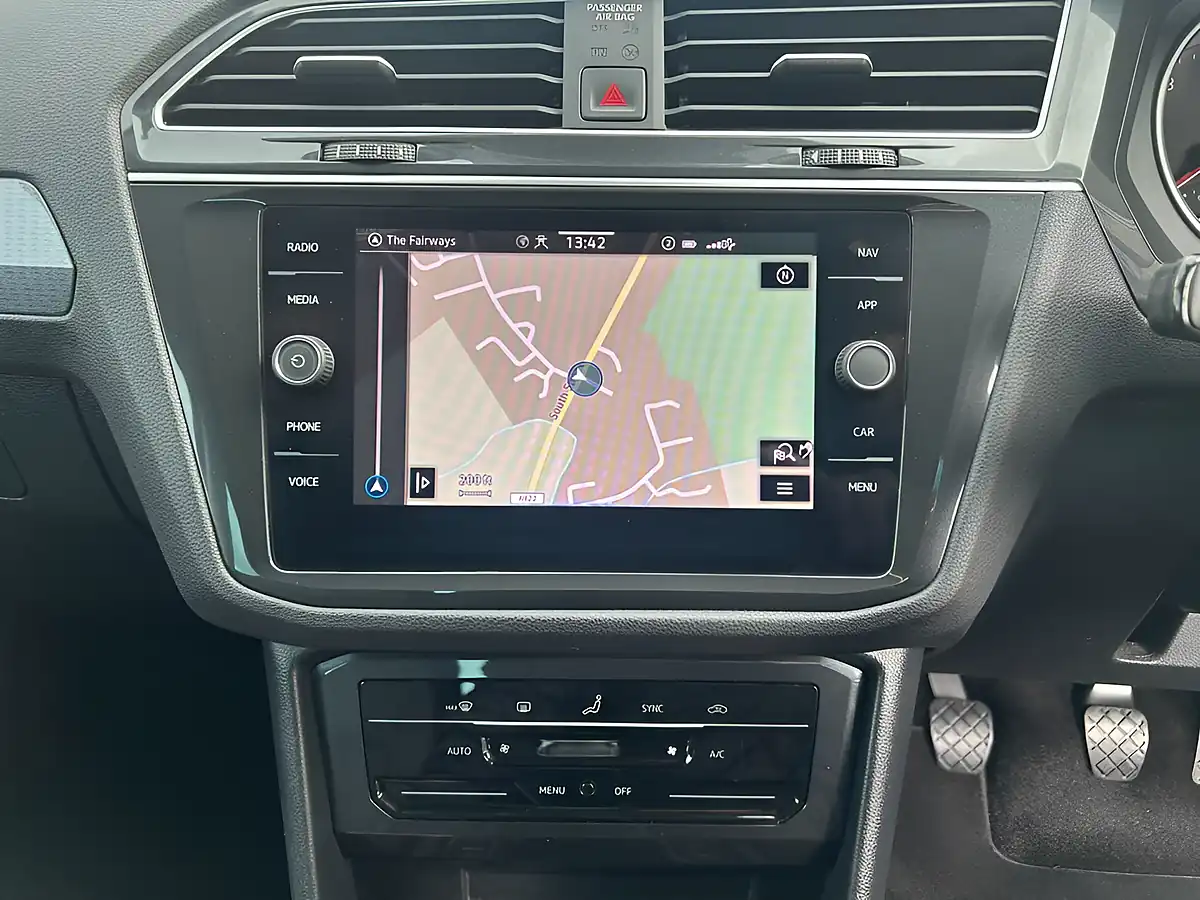 Used 2021 Volkswagen Tiguan Life Blue - Interior and Exterior details 10