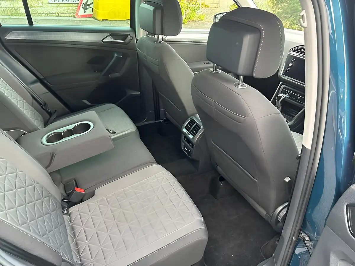Used 2021 Volkswagen Tiguan Life Blue - Interior and Exterior details 12