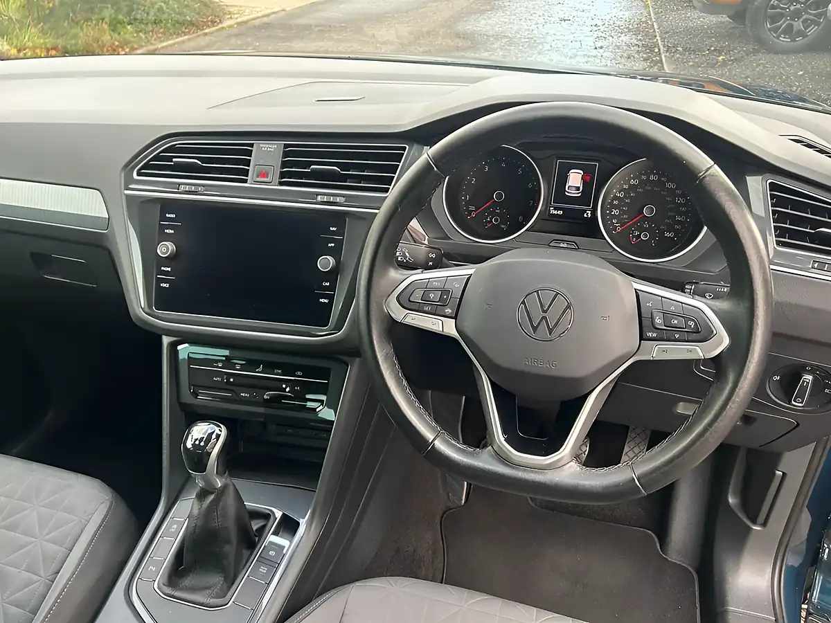 Used 2021 Volkswagen Tiguan Life Blue - Interior and Exterior details 8