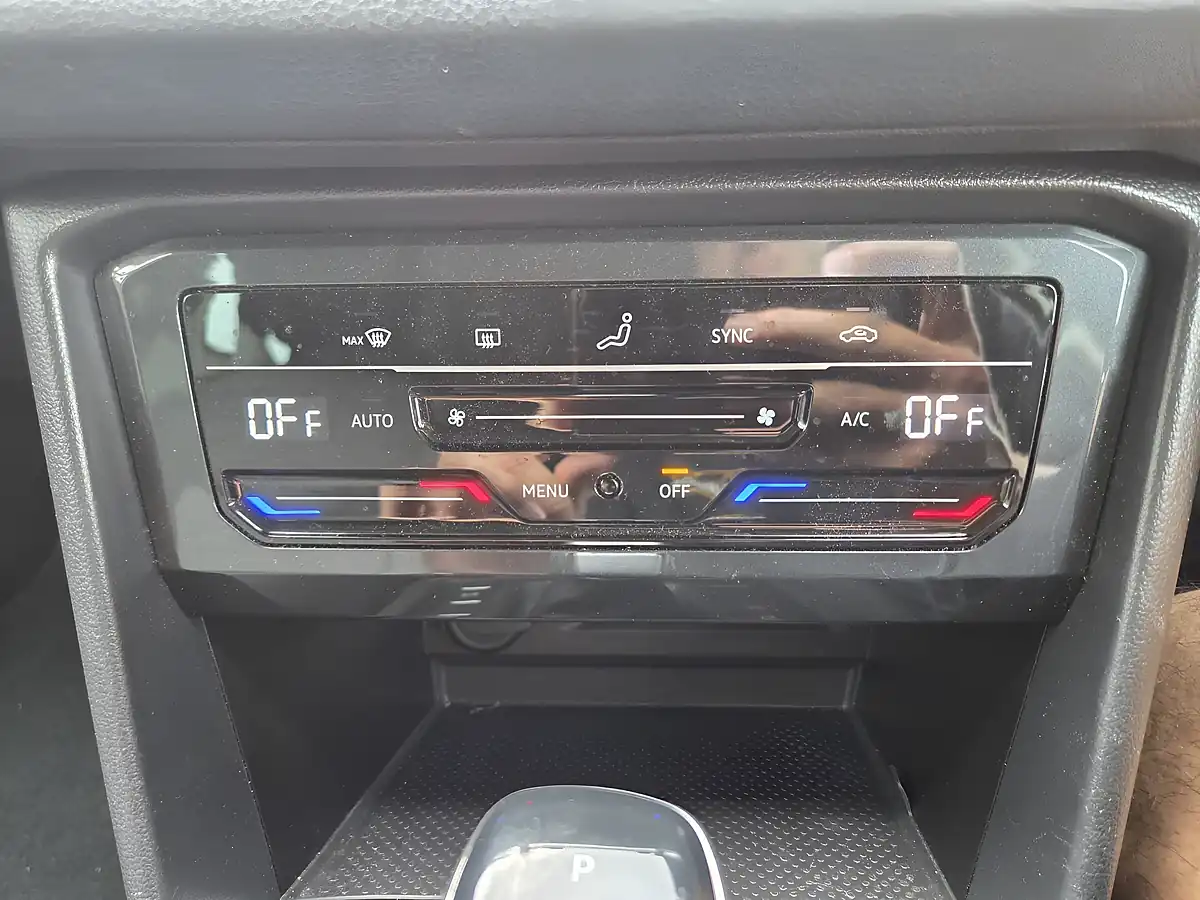 Used 2021 Volkswagen Tiguan Life Grey - Interior and Exterior details 13