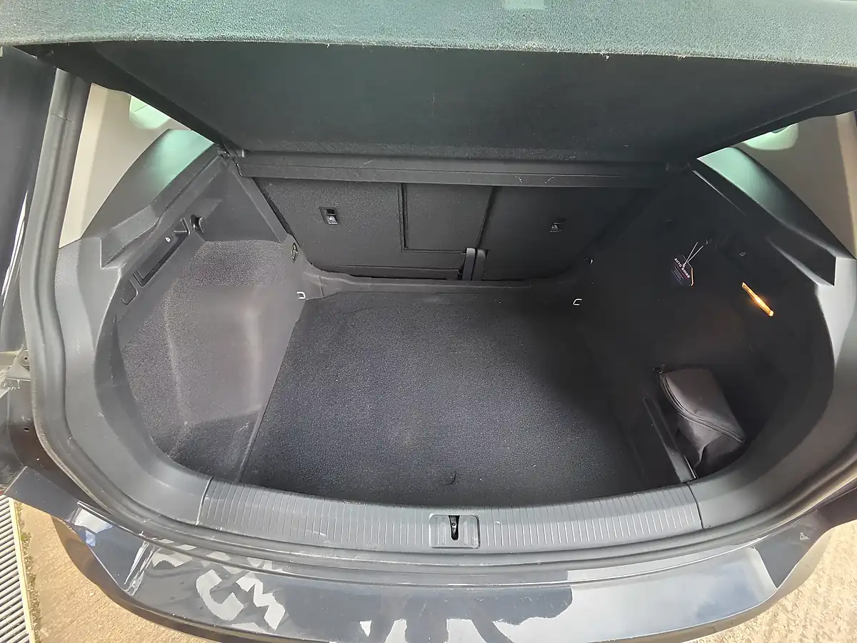 Used 2021 Volkswagen Tiguan Life Grey - Interior and Exterior details 18