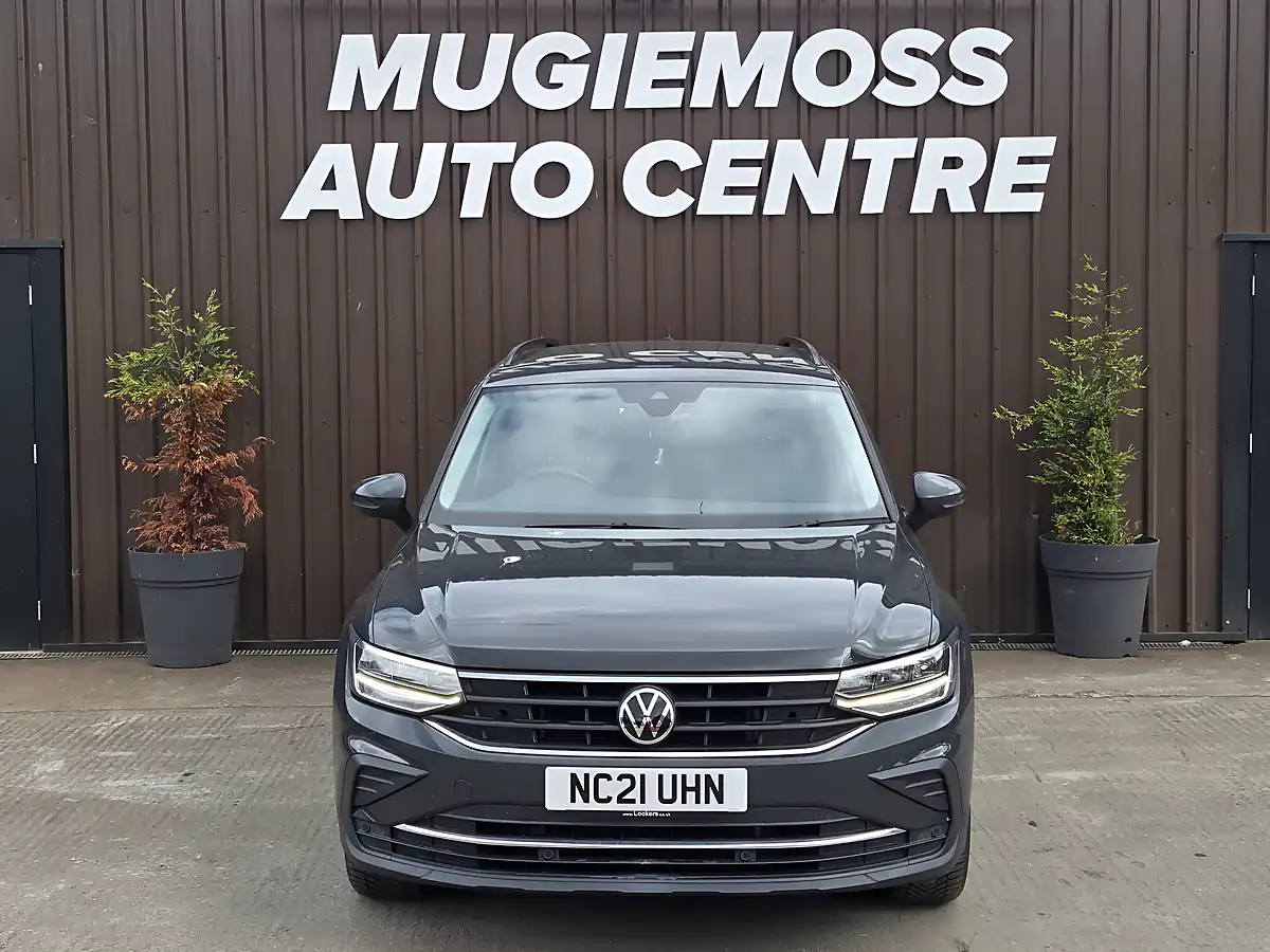 Used 2021 Volkswagen Tiguan Life Grey - Interior and Exterior details 3