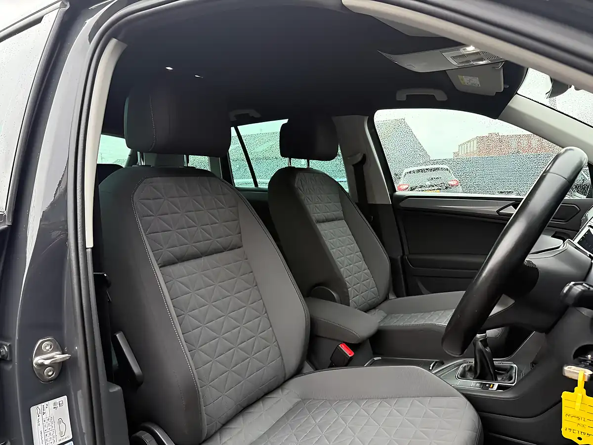 Used 2021 Volkswagen Tiguan Life Grey - Interior and Exterior details 14