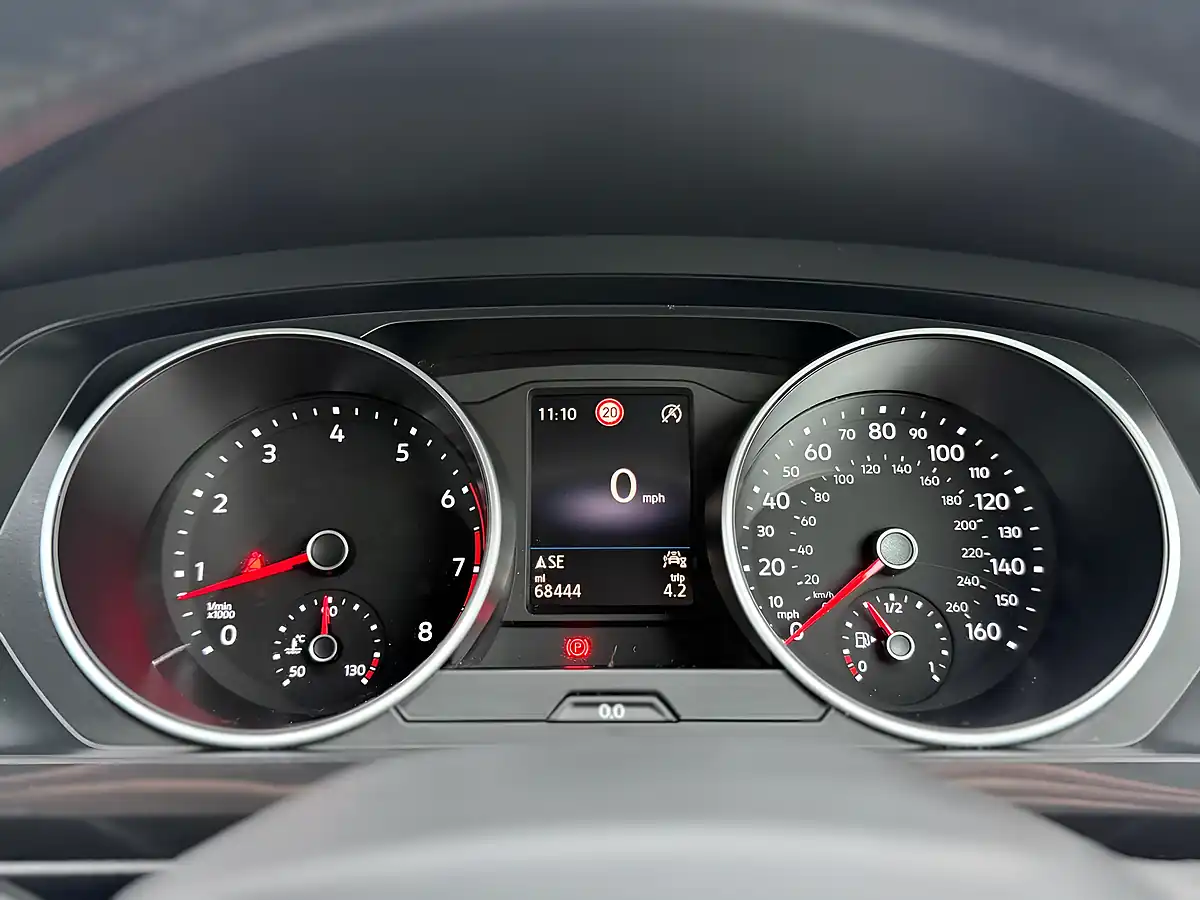 Used 2021 Volkswagen Tiguan Life Grey - Interior and Exterior details 4