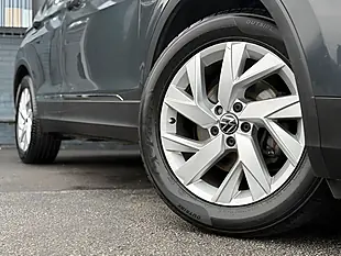 Used 2021 Volkswagen Tiguan Life Grey - Interior and Exterior details 5