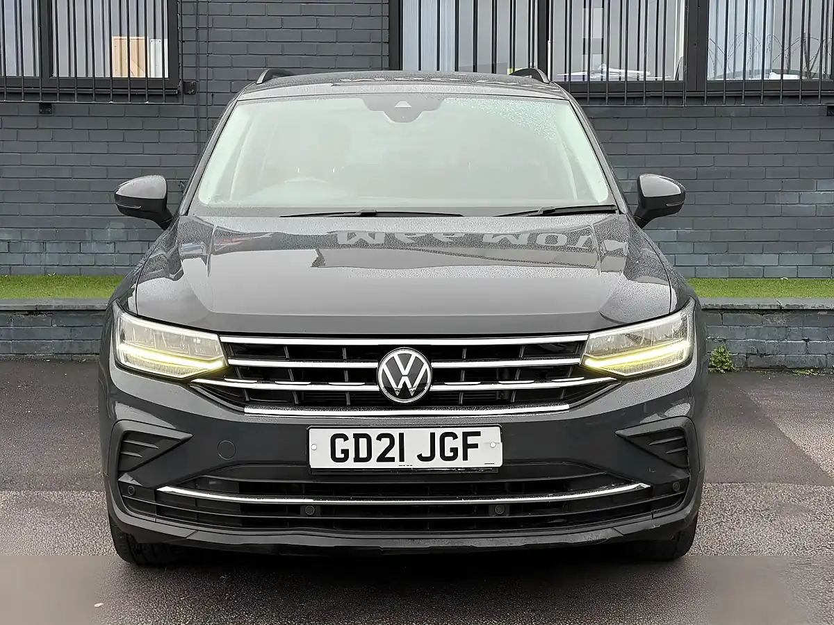 Used 2021 Volkswagen Tiguan Life Grey - Interior and Exterior details 6