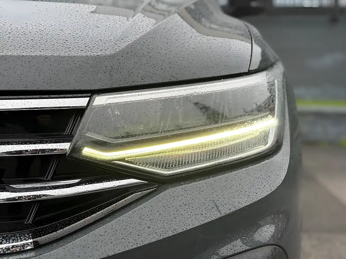 Used 2021 Volkswagen Tiguan Life Grey - Interior and Exterior details 7
