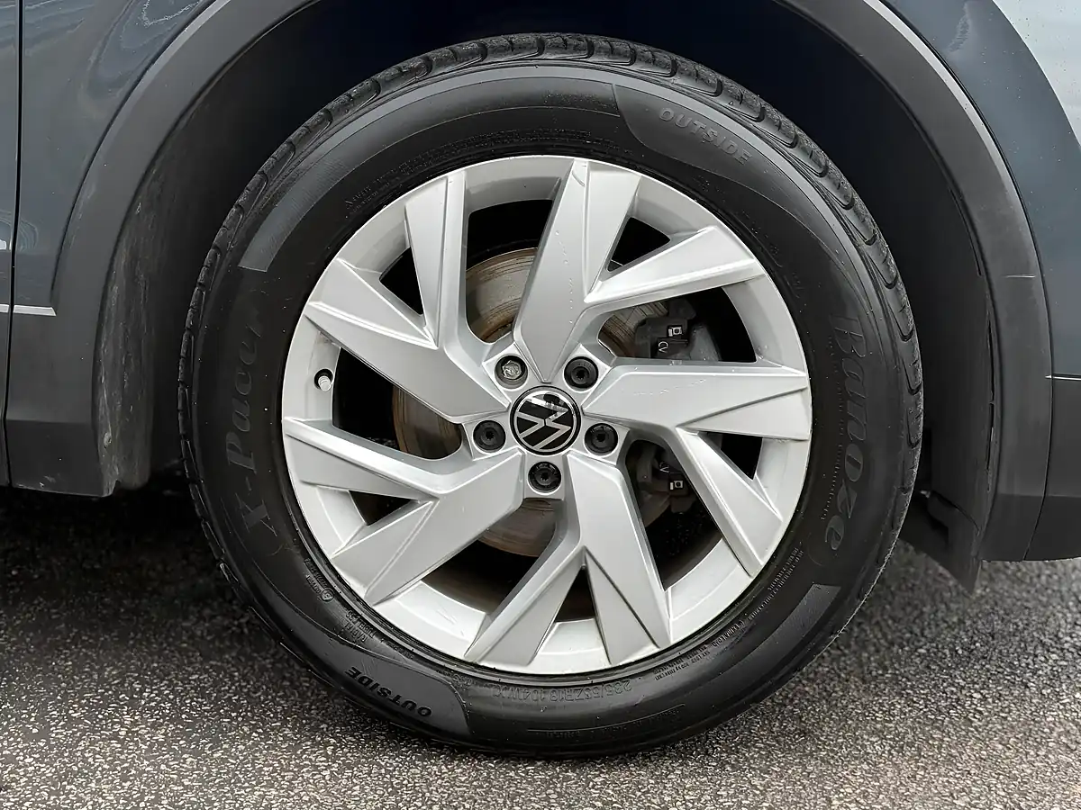 Used 2021 Volkswagen Tiguan Life Grey - Interior and Exterior details 9