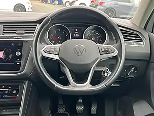 Used 2021 Volkswagen Tiguan Life Pure White - Interior and Exterior details 11