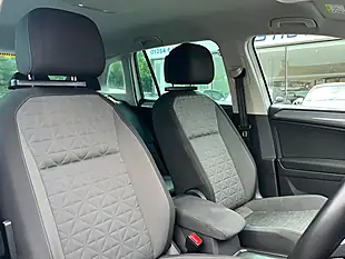 Used 2021 Volkswagen Tiguan Life Pure White - Interior and Exterior details 3