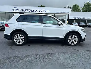Used 2021 Volkswagen Tiguan Life Pure White - Interior and Exterior details 7