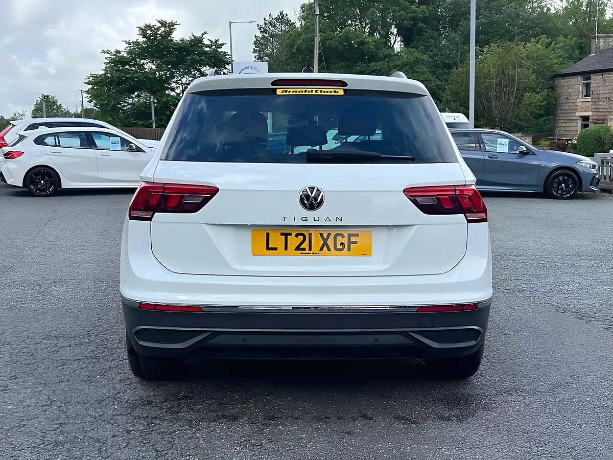 Used 2021 Volkswagen Tiguan Life Pure White - Interior and Exterior details 9