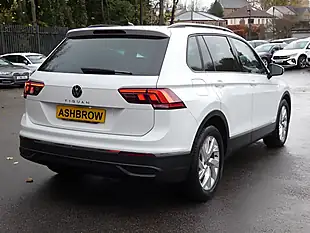 Used 2021 Volkswagen Tiguan Life Pure White - Interior and Exterior details 12