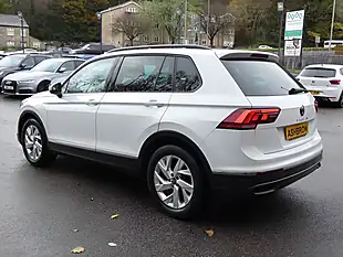 Used 2021 Volkswagen Tiguan Life Pure White - Interior and Exterior details 14