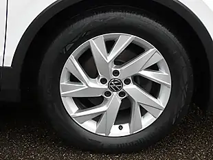 Used 2021 Volkswagen Tiguan Life Pure White - Interior and Exterior details 19
