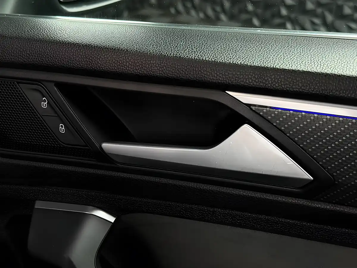 Used 2021 Volkswagen Tiguan R Black - Interior and Exterior details 19