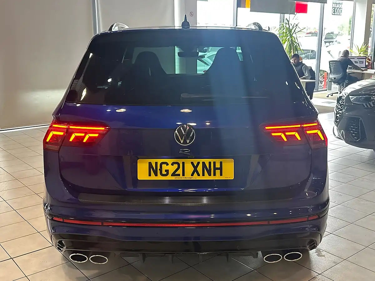 Used 2021 Volkswagen Tiguan R Blue - Interior and Exterior details 10