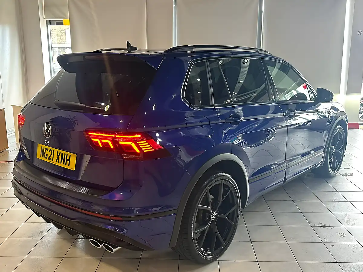 Used 2021 Volkswagen Tiguan R Blue - Interior and Exterior details 11