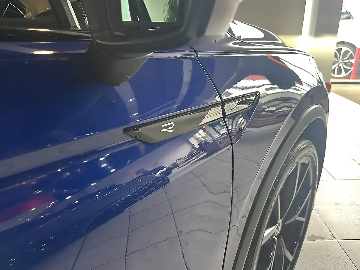 Used 2021 Volkswagen Tiguan R Blue - Interior and Exterior details 12