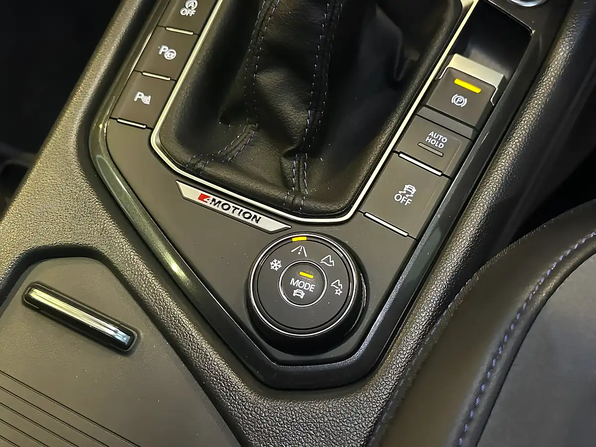 Used 2021 Volkswagen Tiguan R Blue - Interior and Exterior details 19