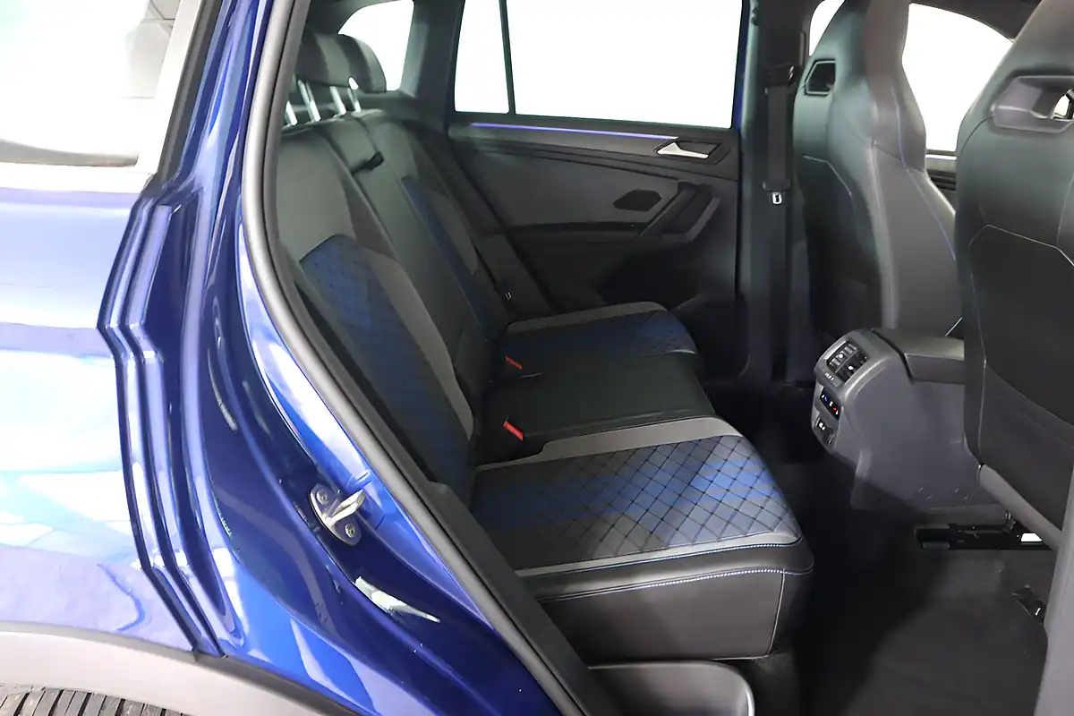 Used 2021 Volkswagen Tiguan R Blue - Interior and Exterior details 11