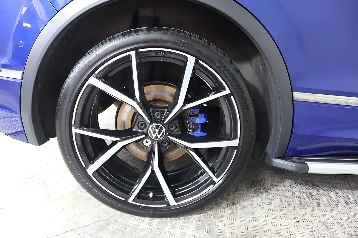 Used 2021 Volkswagen Tiguan R Blue - Interior and Exterior details 15