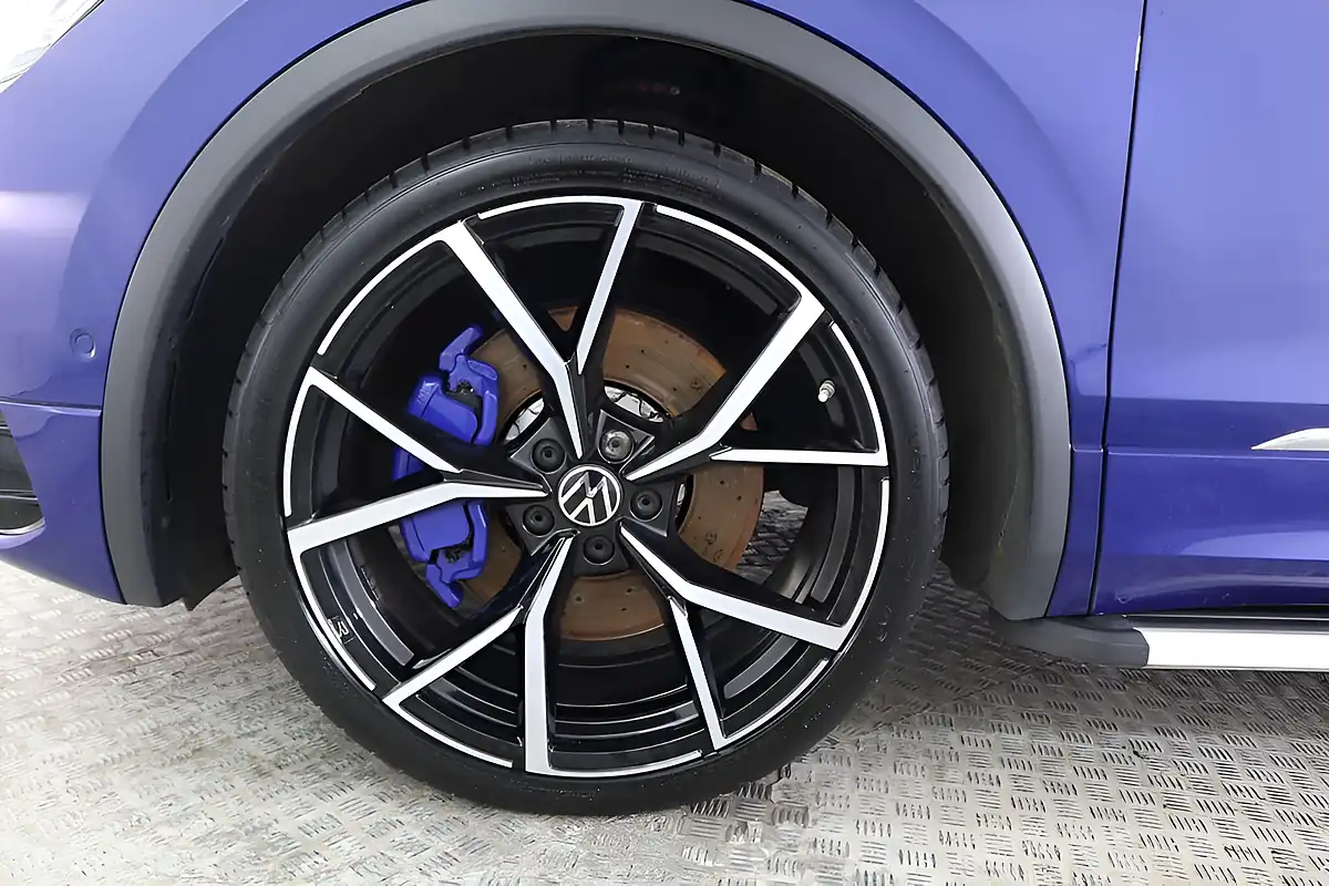 Used 2021 Volkswagen Tiguan R Blue - Interior and Exterior details 16