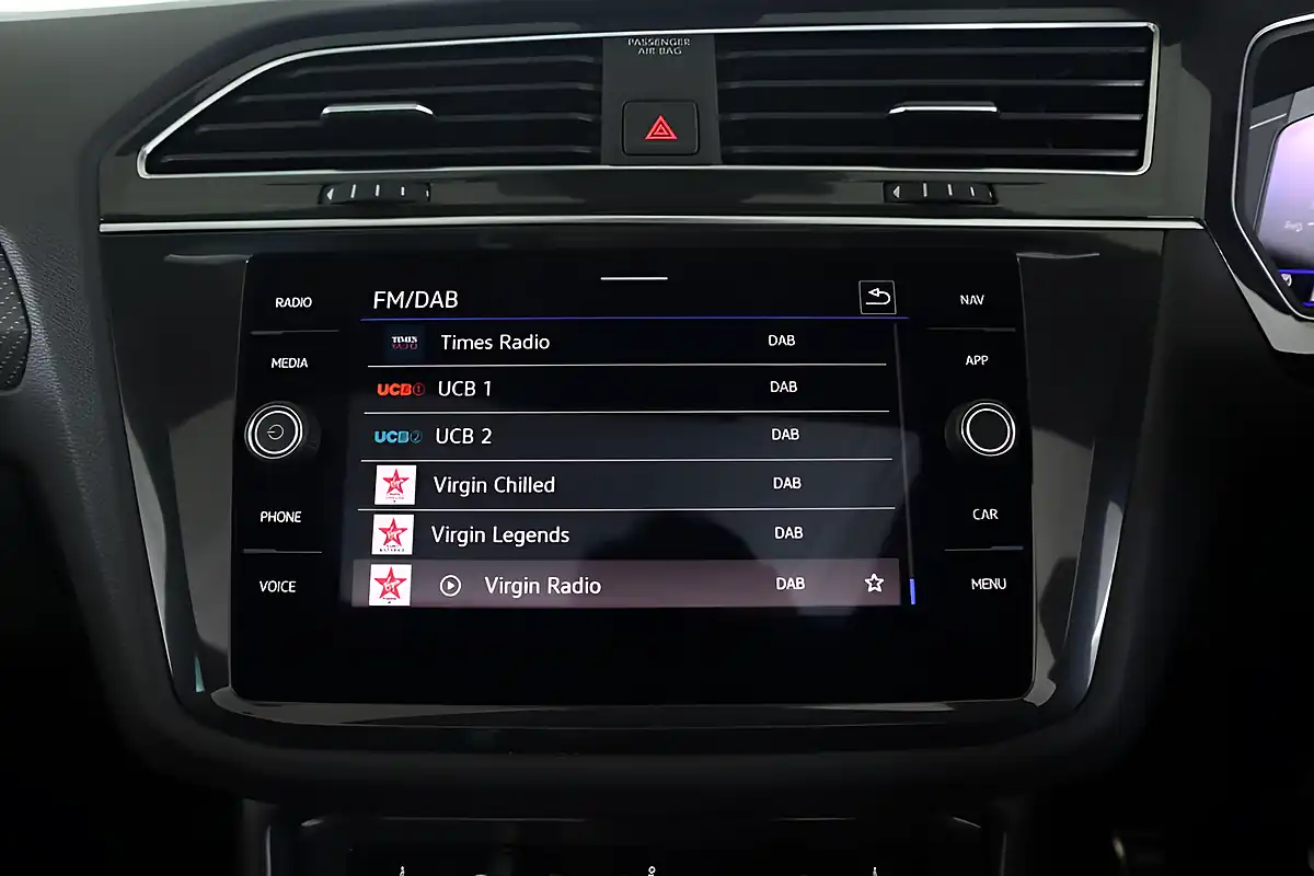 Used 2021 Volkswagen Tiguan R Blue - Interior and Exterior details 17