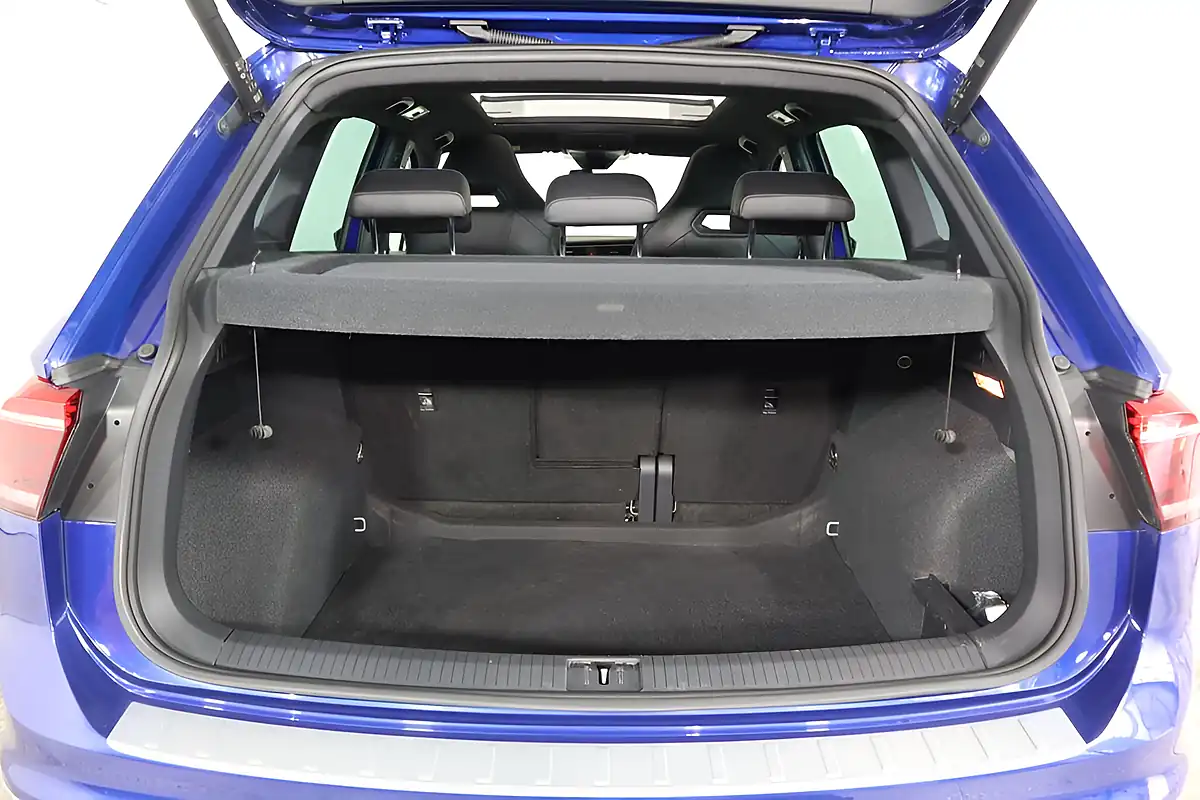 Used 2021 Volkswagen Tiguan R Blue - Interior and Exterior details 19