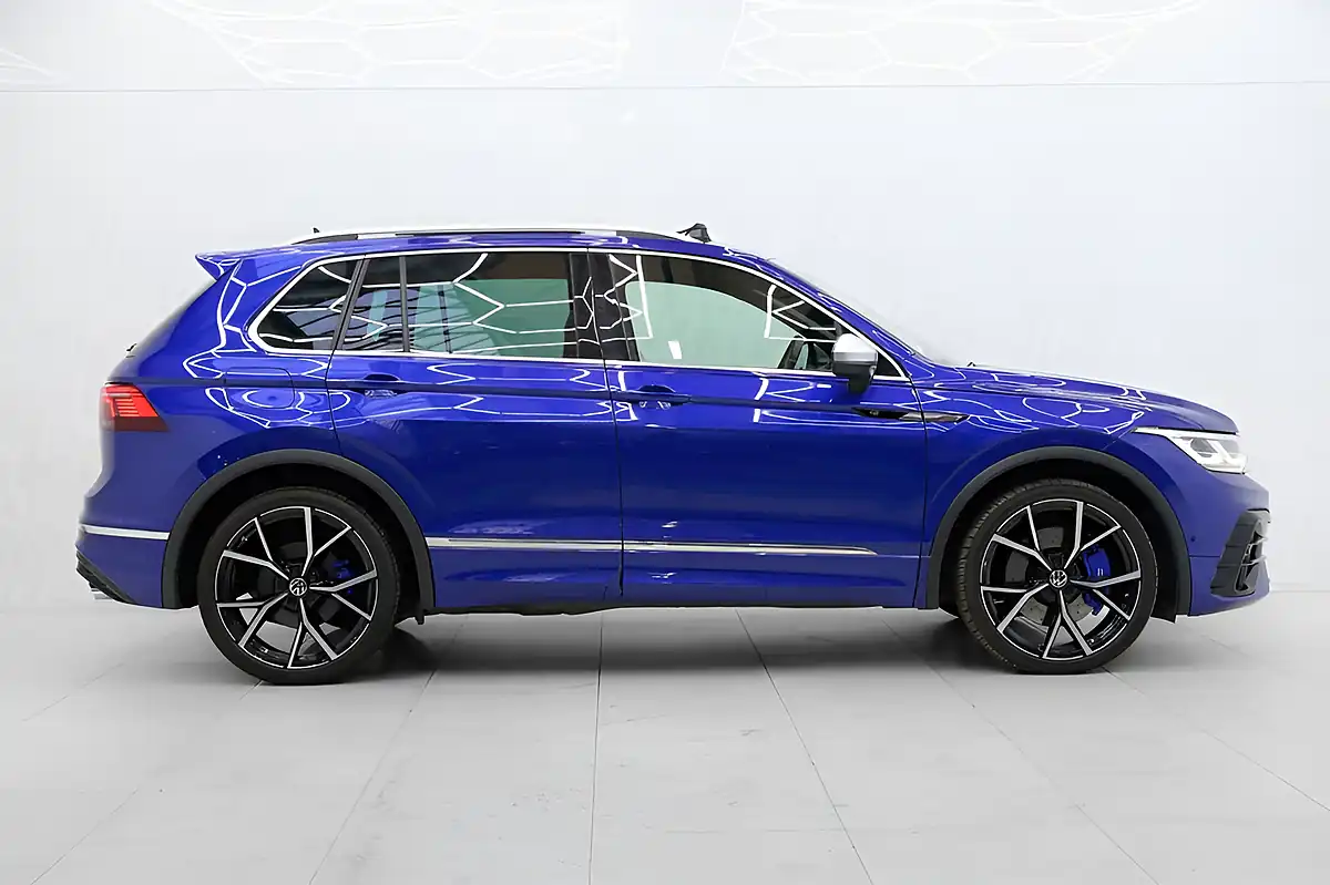 Used 2021 Volkswagen Tiguan R Blue - Interior and Exterior details 10