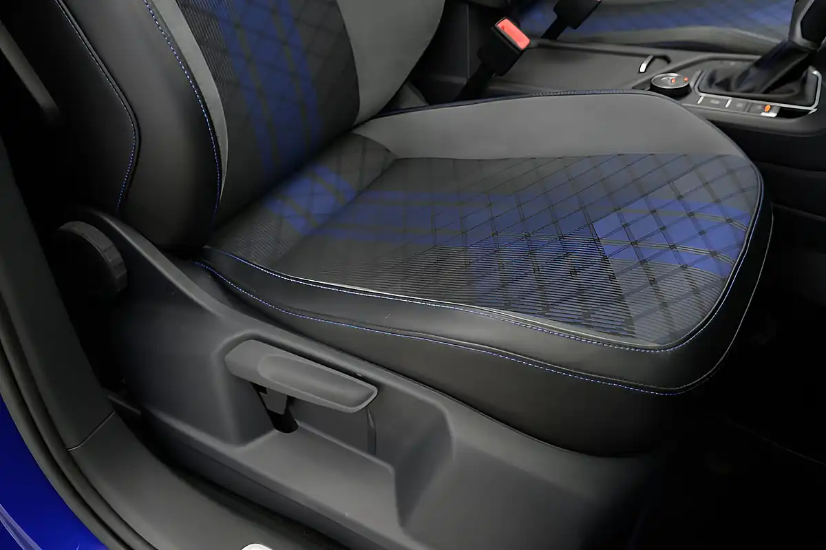Used 2021 Volkswagen Tiguan R Blue - Interior and Exterior details 5